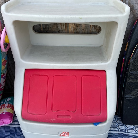 Step 2 toy box - Picture 5 of 12